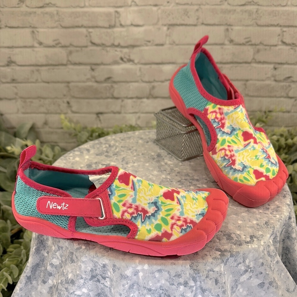 NEWTZ - Pink & Blue Tie-Dye Mesh Knit BumpToe Water Play Shoes Girls 13-1 🩷EUC